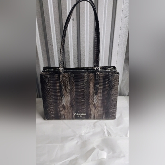 Celvin Klien Penny 3 Compartment Tote - Picture 3 of 13